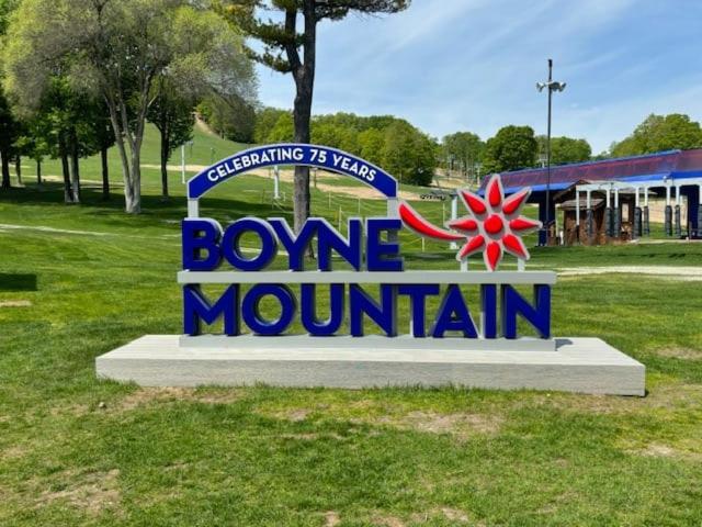 Boyne Mountain Condo -Sleeps 12 Boyne Falls Exteriér fotografie